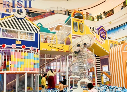 Design Elements of Indoor Children‘s Playground: Technology Theme Park